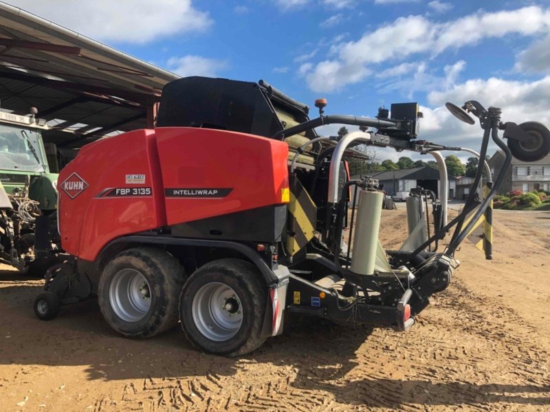 Press-/Wickelkombination del tipo Kuhn FBP 3135, Gebrauchtmaschine In Le Horps