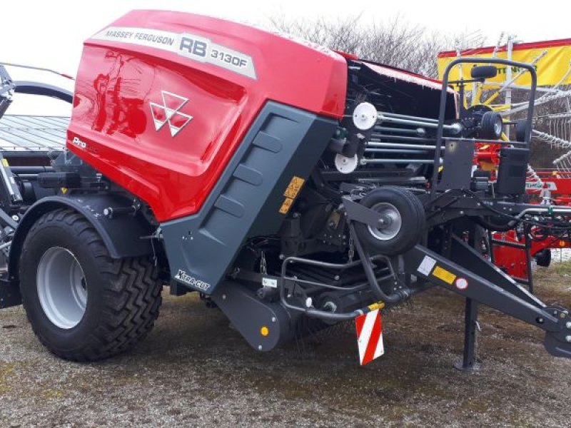 Press-/Wickelkombination des Typs Massey Ferguson MF 3130 F PROTEC MASSEY FERGUS, Vorführmaschine in Münchberg (Bild 1)