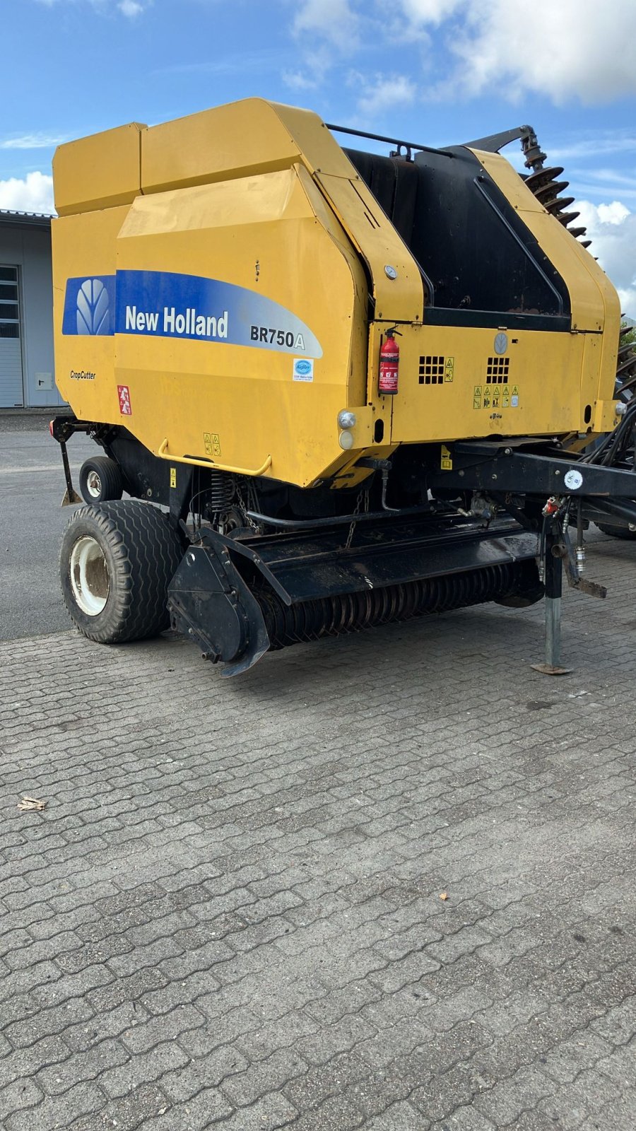 Press-/Wickelkombination of the type New Holland BR 750 A, Gebrauchtmaschine in Itzehoe (Picture 1)