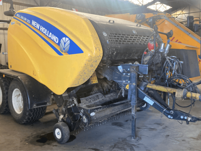 Press-/Wickelkombination van het type New Holland ROLL BALLER 125, Gebrauchtmaschine in TREMEUR (Foto 1)