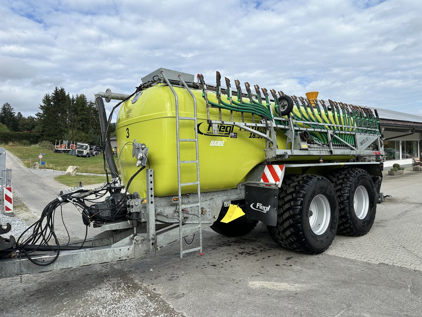 Pumpfass of the type Fliegl HFW 18500 Unfall, Gebrauchtmaschine in Neureichenau (Picture 2)