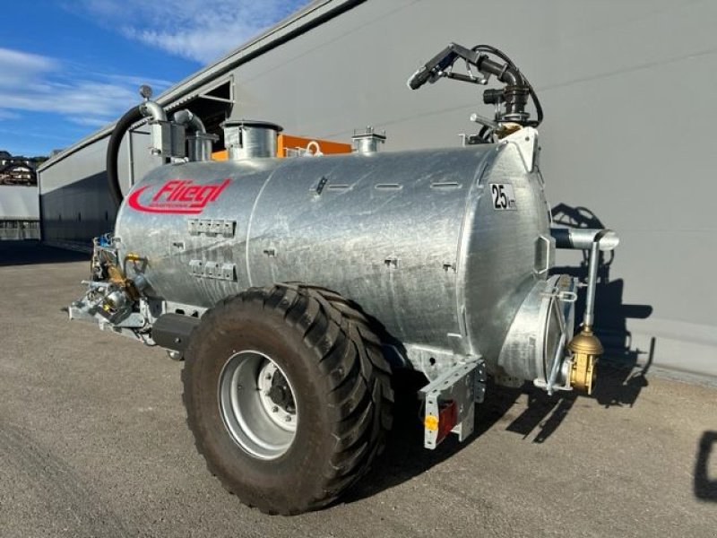 Pumpfass of the type Fliegl Hochdruckfass 5000l Jumbo Turbo Line Güllefass, Neumaschine in Tamsweg (Picture 3)