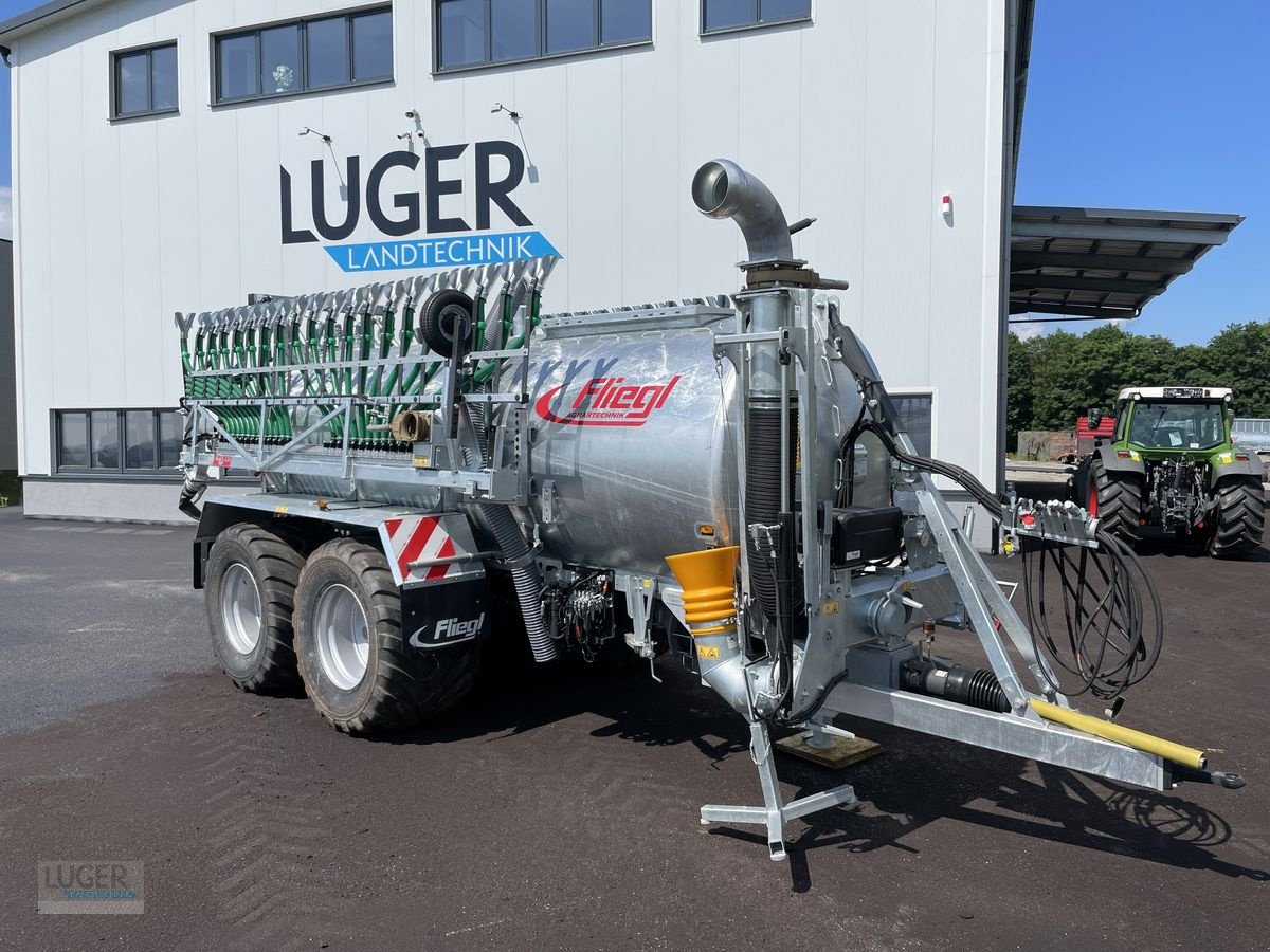 Pumpfass of the type Fliegl PFW 12000 MaxxLine, Neumaschine in Niederkappel (Picture 1)