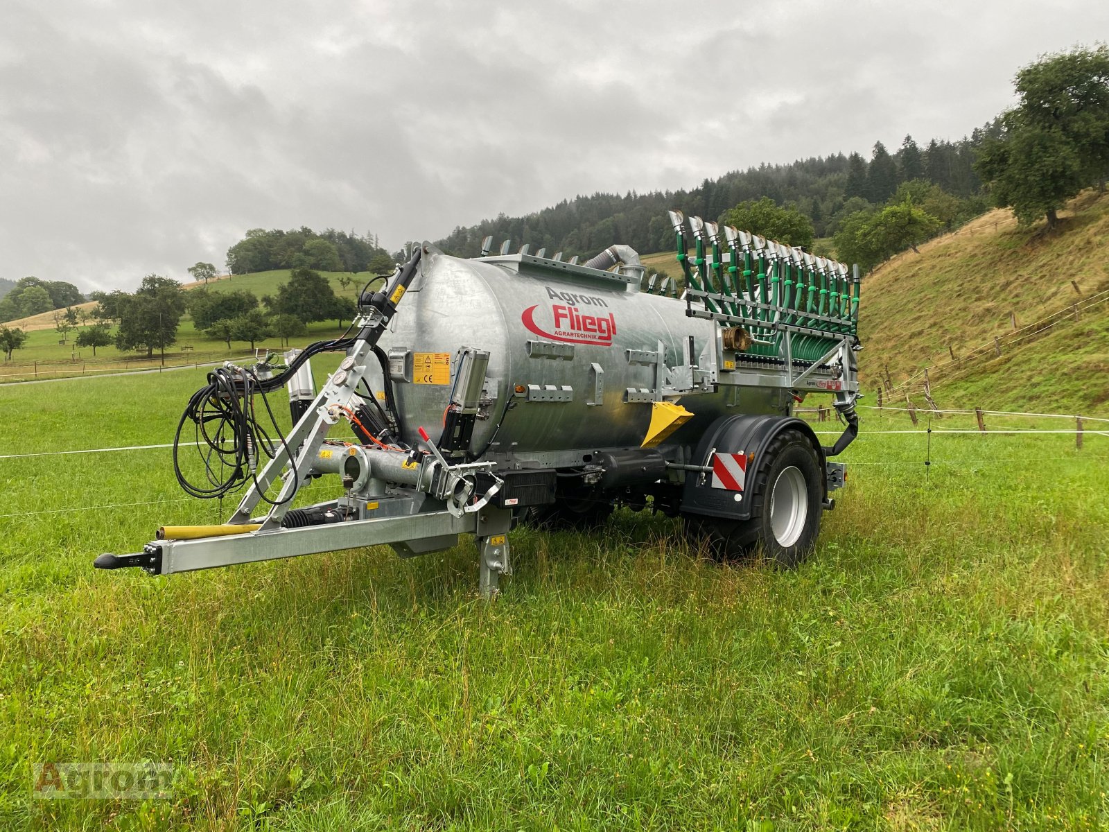 Pumpfass of the type Fliegl PFW 8600 MAXX Line + Skate 90, Neumaschine in Meißenheim-Kürzell (Picture 1)