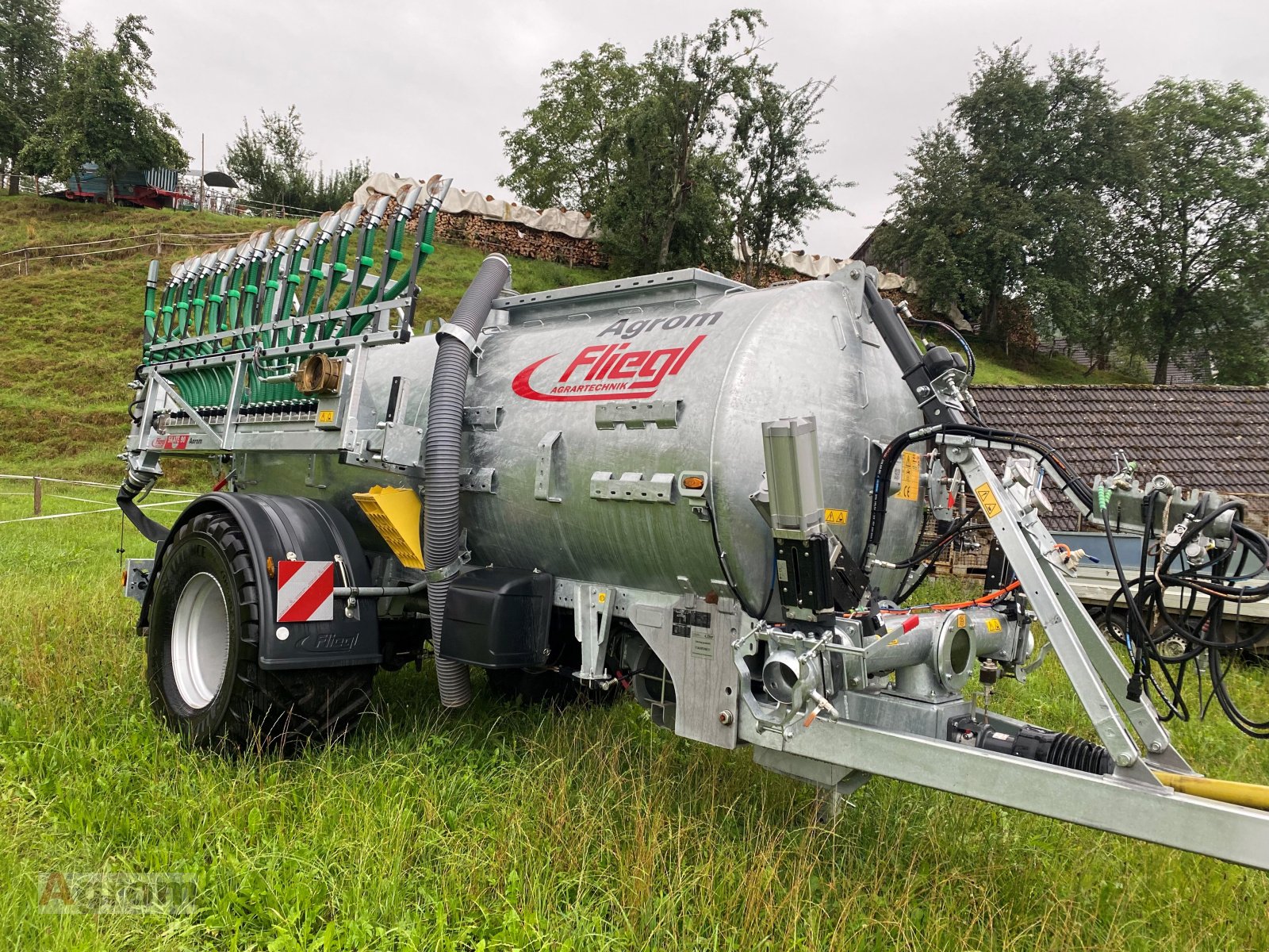 Pumpfass des Typs Fliegl PFW 8600 MAXX Line + Skate 90, Neumaschine in Meißenheim-Kürzell (Bild 7)