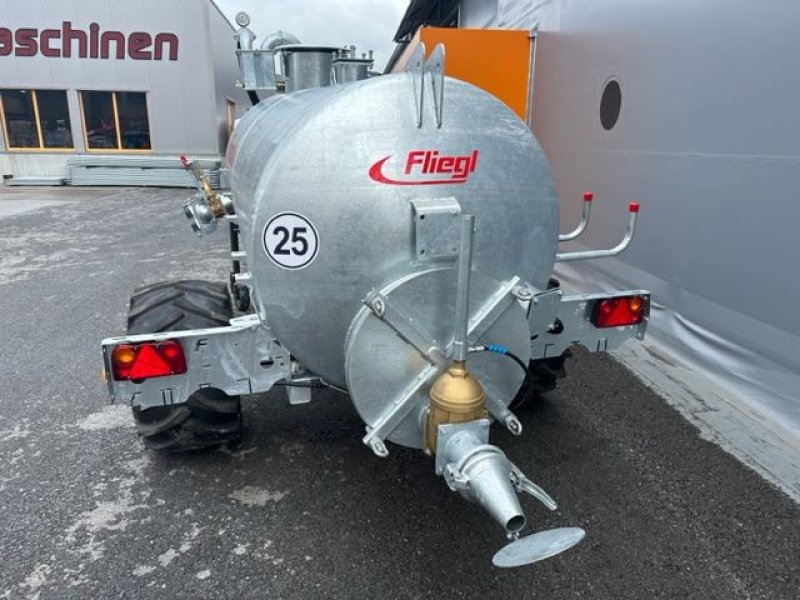 Pumpfass Türe ait Fliegl Vakuumfass 4000l Jumbo Line Güllefass, Neumaschine içinde Tamsweg (resim 4)