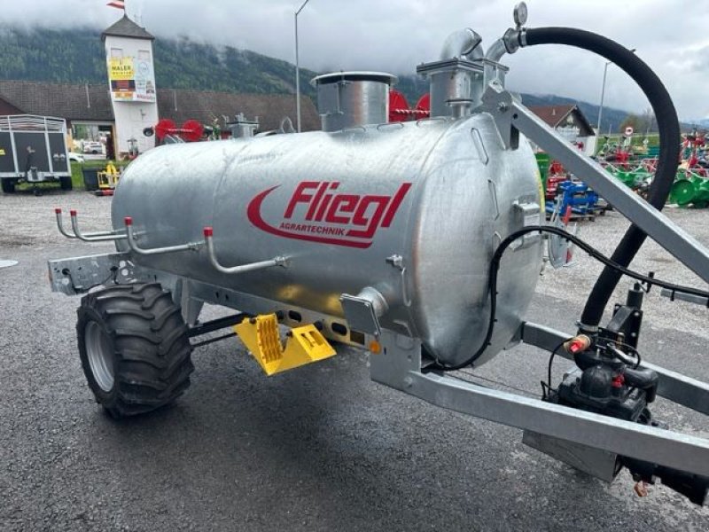 Pumpfass van het type Fliegl Vakuumfass 4000l Jumbo Line Güllefass, Neumaschine in Tamsweg (Foto 9)