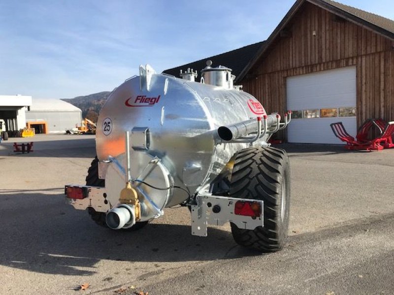 Pumpfass van het type Fliegl Vakuumfass 5000l Jumbo Line Güllefass, Neumaschine in Tamsweg (Foto 11)