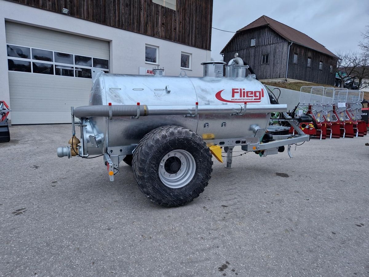 Pumpfass of the type Fliegl VFW 5000 JUMBO Line, Neumaschine in Grünbach (Picture 2)