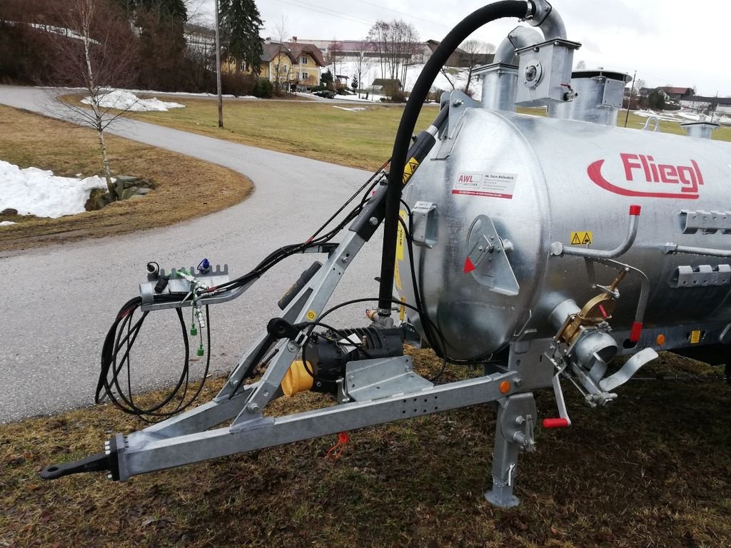 Pumpfass van het type Fliegl VFW 5000 JUMBO Line, Neumaschine in Grünbach (Foto 3)