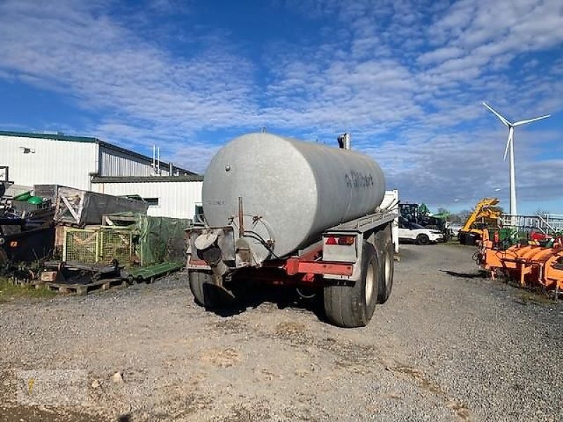 Pumpfass Türe ait Gilibert 10000, Gebrauchtmaschine içinde Colmar-Berg (resim 4)