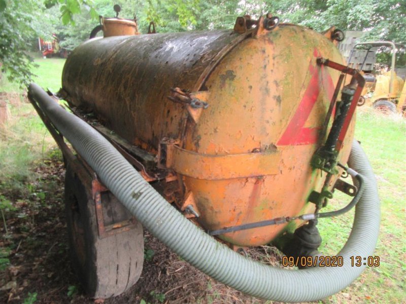 Pumpfass Türe ait Sonstige 3000 liter, Gebrauchtmaschine içinde Høng (resim 1)