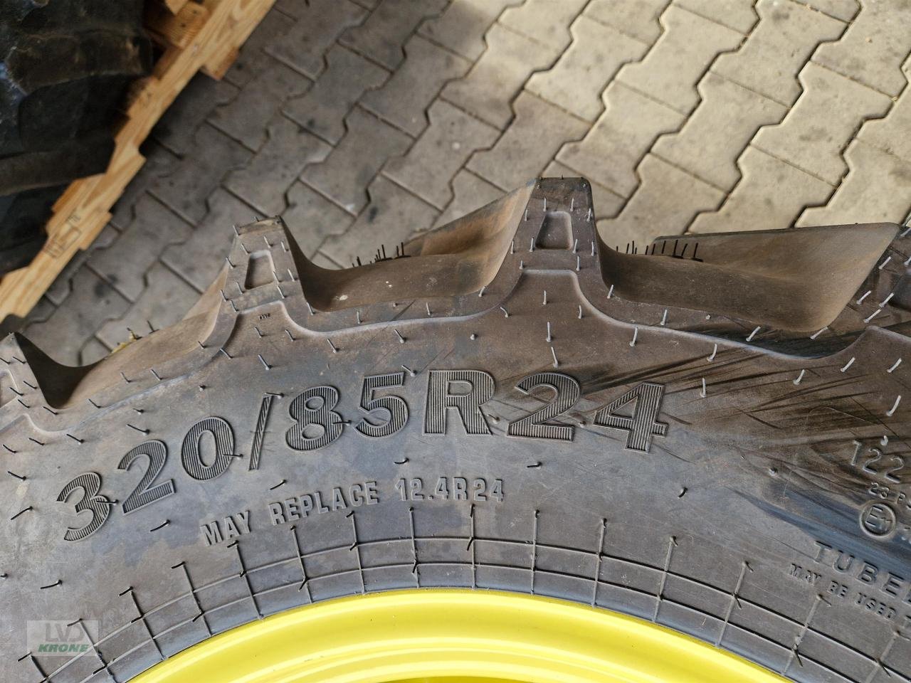 Rad a típus Alliance 320/85R24, Gebrauchtmaschine ekkor: Spelle (Kép 2)