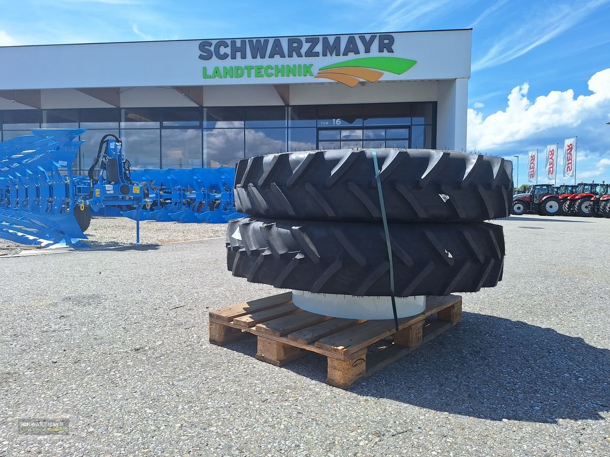 Rad du type BKT 270/95R36 Zwillingsräder, Neumaschine en Gampern (Photo 1)