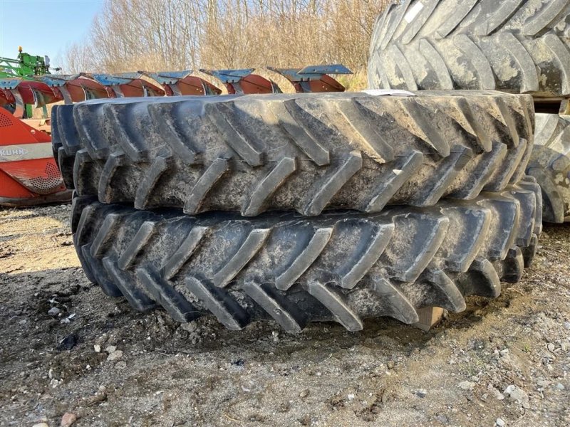 Rad tip BKT 320/90R54 (12.4R54) Meget pæne dæk - passer bl.a. på Amazone UX, Gebrauchtmaschine in Sakskøbing (Poză 1)