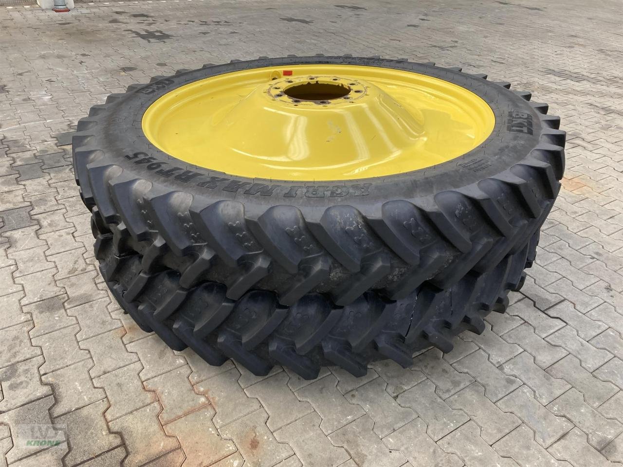 Rad du type BKT 320/90R54, Gebrauchtmaschine en Spelle (Photo 1)