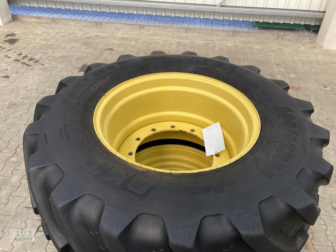 Rad от тип BKT 600/65R30, Gebrauchtmaschine в Spelle (Снимка 2)