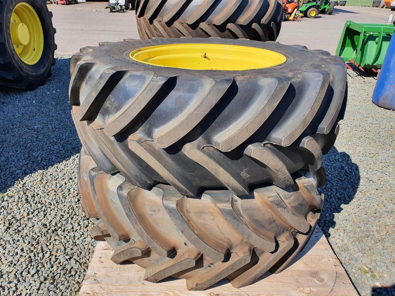 Rad van het type Bridgestone 480/65R28 x2, Neumaschine in Niederkirchen (Foto 1)