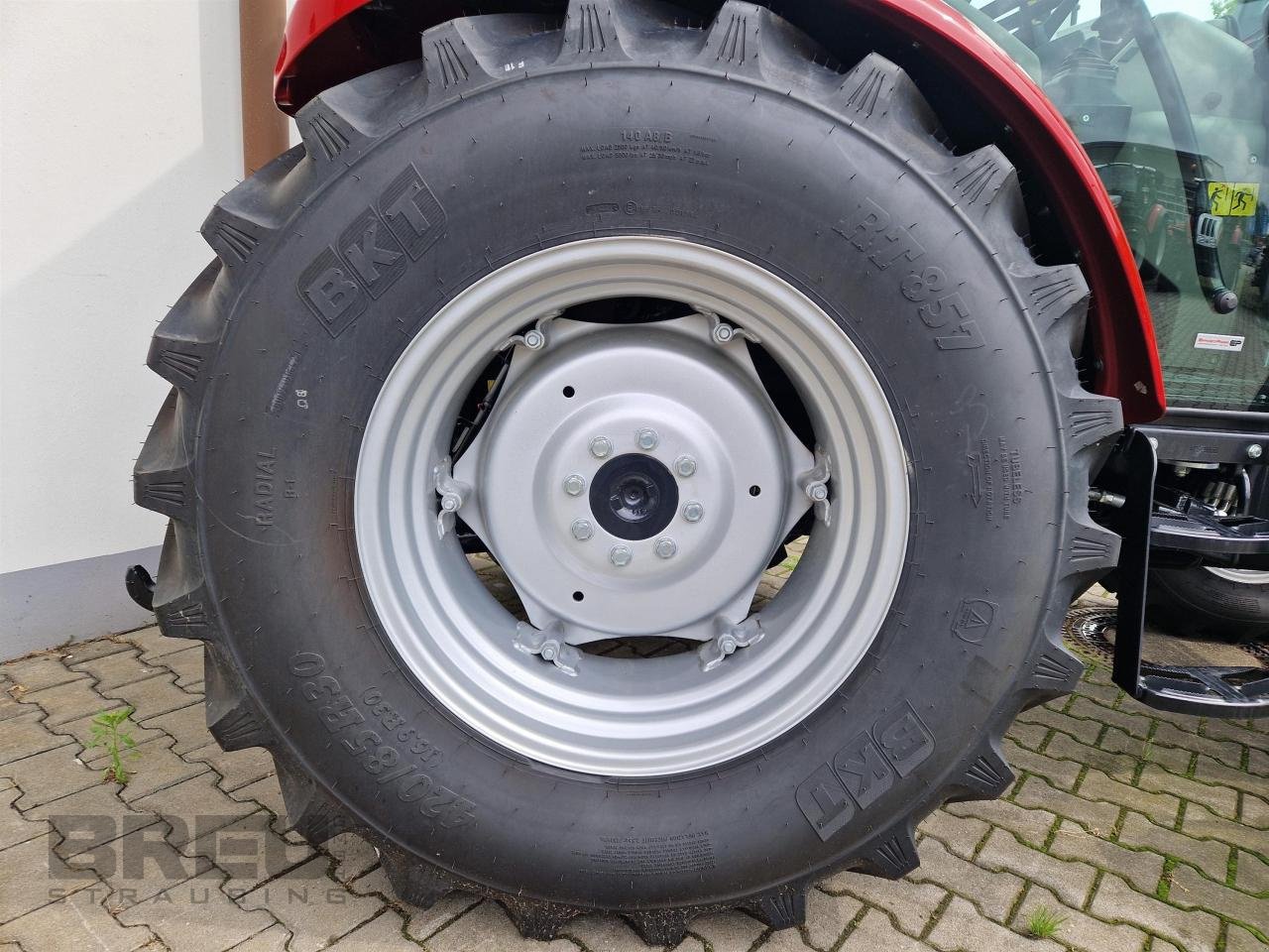 Rad tipa Case IH 14,9 LR 20+16,9 R30 - CNH Farmall A, Neumaschine u Straubing (Slika 2)