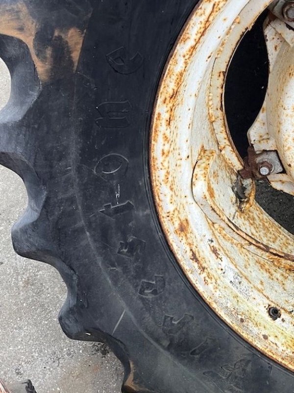 Rad des Typs Firestone 18.4 R34, Gebrauchtmaschine in Callantsoog (Bild 3)