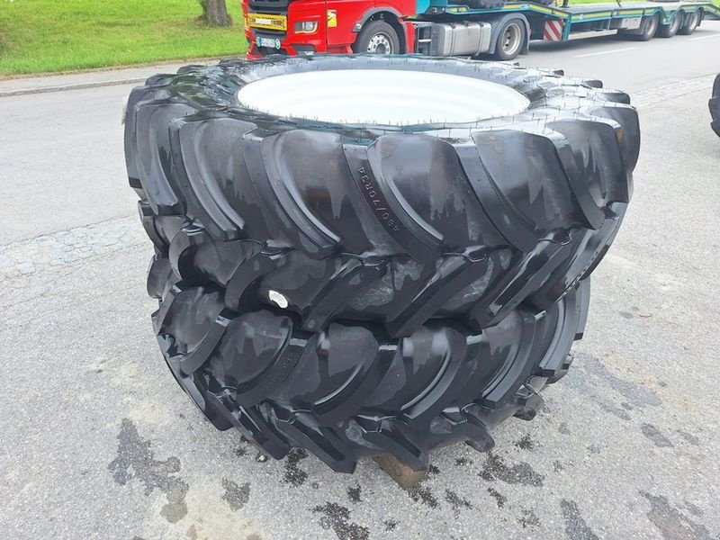 Rad van het type Firestone 480/70 R 34 Räder, Neumaschine in St. Marienkirchen (Foto 1)