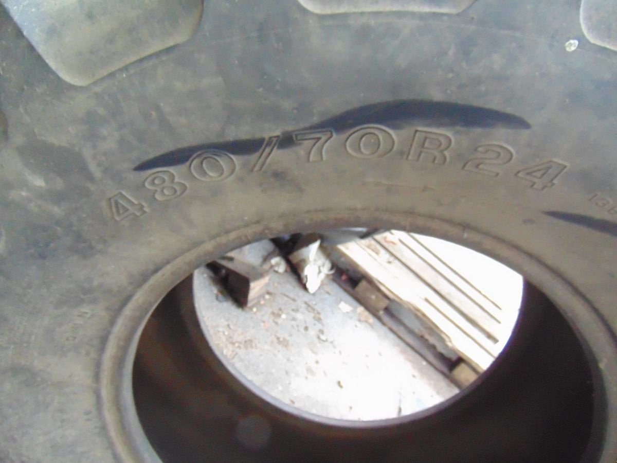 Rad van het type Firestone 480/70 R24, Gebrauchtmaschine in Neukirchen am Walde  (Foto 3)