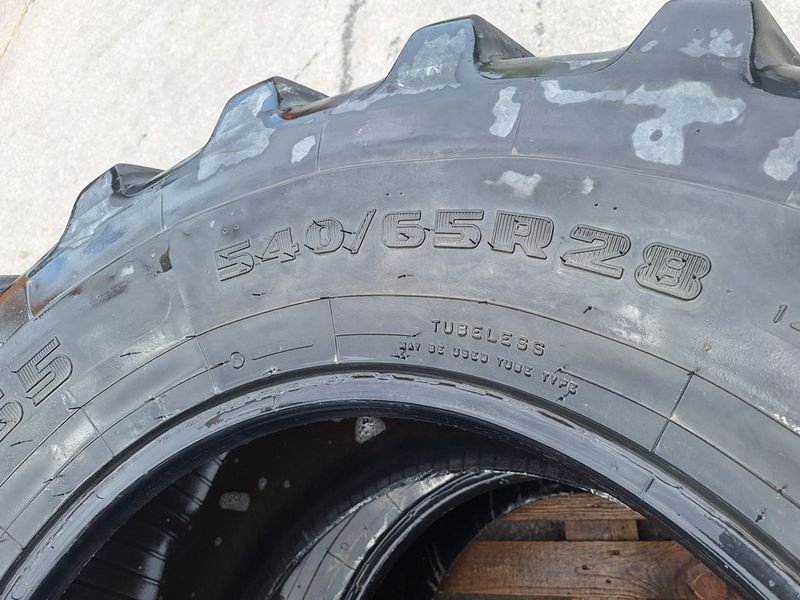 Rad des Typs Firestone 540/65R28 Reifen, Gebrauchtmaschine in St. Marienkirchen (Bild 6)