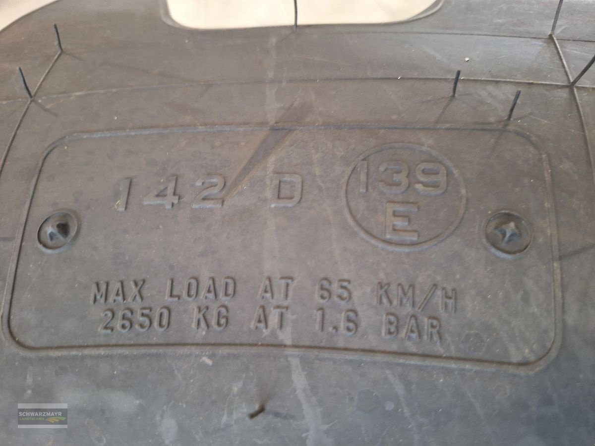 Rad van het type Firestone 540/65R28, Neumaschine in Gampern (Foto 8)