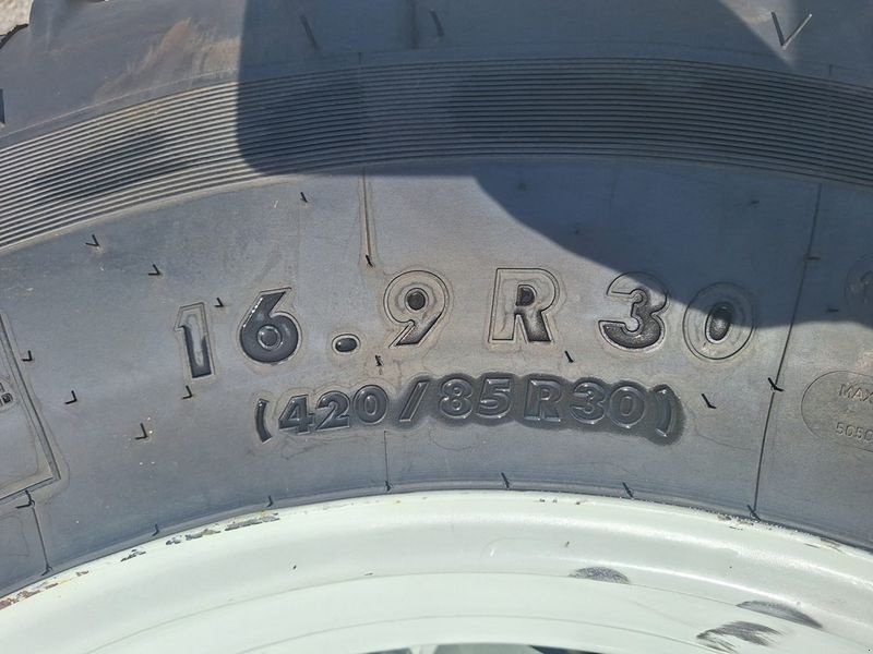 Rad del tipo Kleber 420/85R30 (16,9R30) Rad Super G, Neumaschine en St. Marienkirchen (Imagen 6)