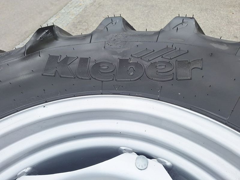 Rad Türe ait Kleber 480/70 R 30 Räder, Neumaschine içinde St. Marienkirchen (resim 5)