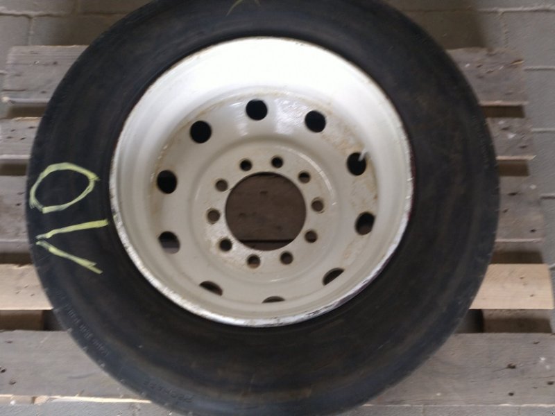 Rad du type Michelin 245/70 R 19.5 Tieflader Reifen mit Felge, Komplettrad, Gebrauchtmaschine en Großschönbrunn (Photo 1)