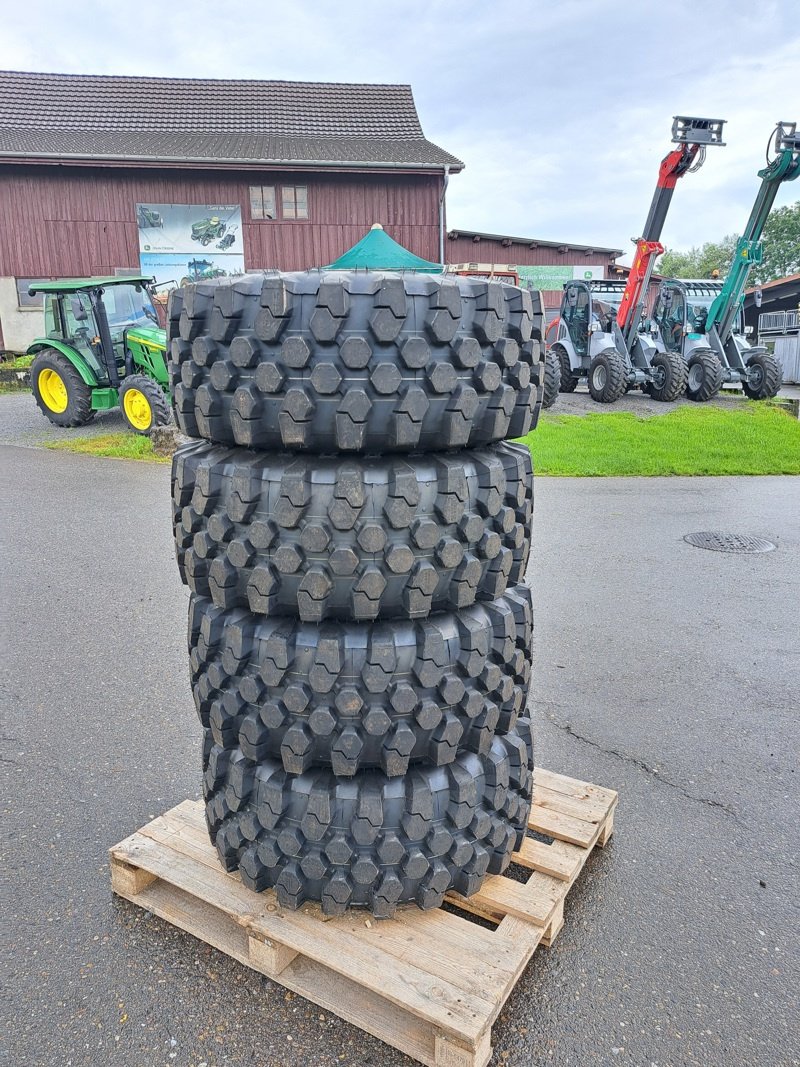 Rad van het type Michelin 400/70R18 Bibload, Neumaschine in Oetwil am See (Foto 1)