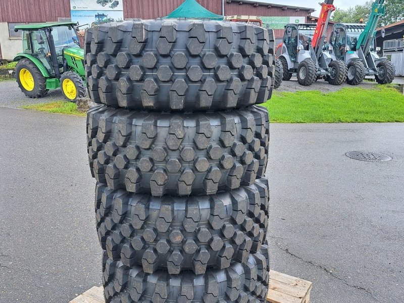 Rad des Typs Michelin 400/70R18 Bibload, Neumaschine in Oetwil am See