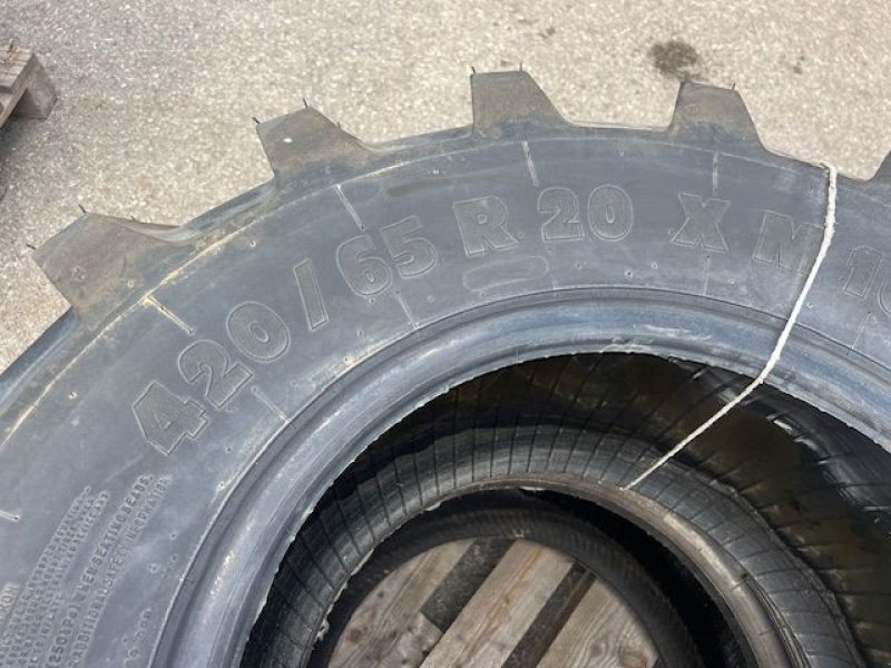 Rad van het type Michelin 420/65R20 XM108, Neumaschine in NATTERNBACH (Foto 3)