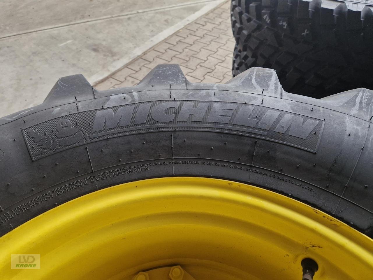 Rad Türe ait Michelin 420/70R24, Gebrauchtmaschine içinde Spelle (resim 3)