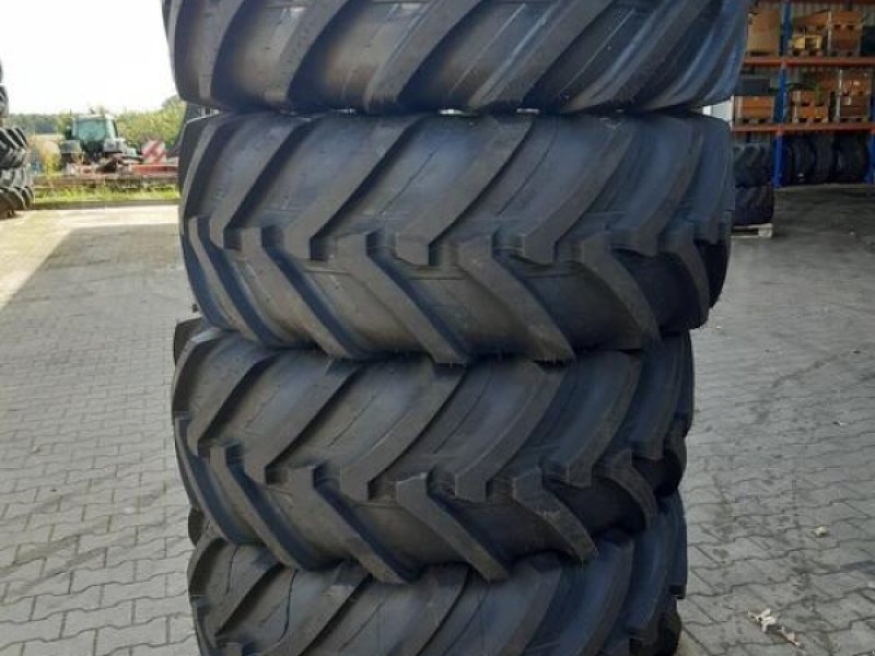 Rad des Typs Michelin 460/70 R24, Neumaschine in Walsrode (Bild 1)