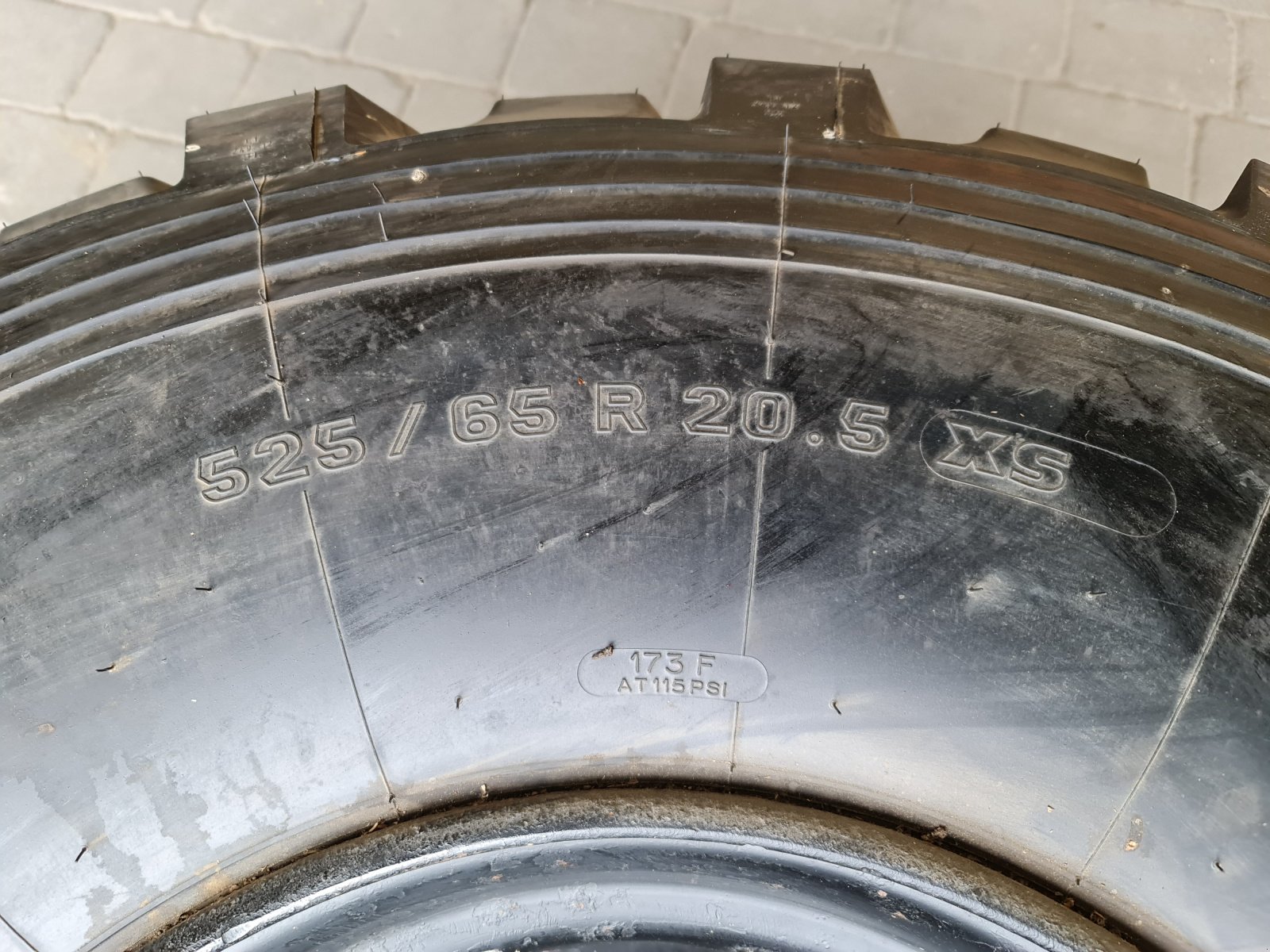 Rad des Typs Michelin 525/65 R20.5 XS Reifen mit Felge für Krampe Muldenkipper, Kröger, etc., Gebrauchtmaschine in Großschönbrunn (Bild 5)