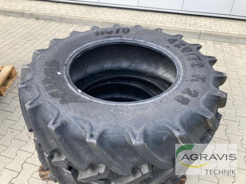 Rad van het type Mitas 420/70 R 28, Neumaschine in Bockenem (Foto 3)