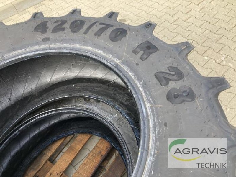 Rad Türe ait Mitas 420/70 R 28, Neumaschine içinde Bockenem (resim 4)