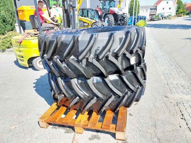 Rad des Typs Mitas 540/65 R 38 Reifen, Neumaschine in St. Marienkirchen (Bild 2)