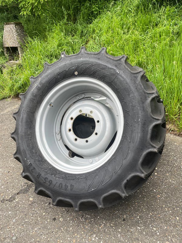 Rad del tipo Mitas 540/65R38 440/65R28, Gebrauchtmaschine en Schaffhausen (Imagen 2)