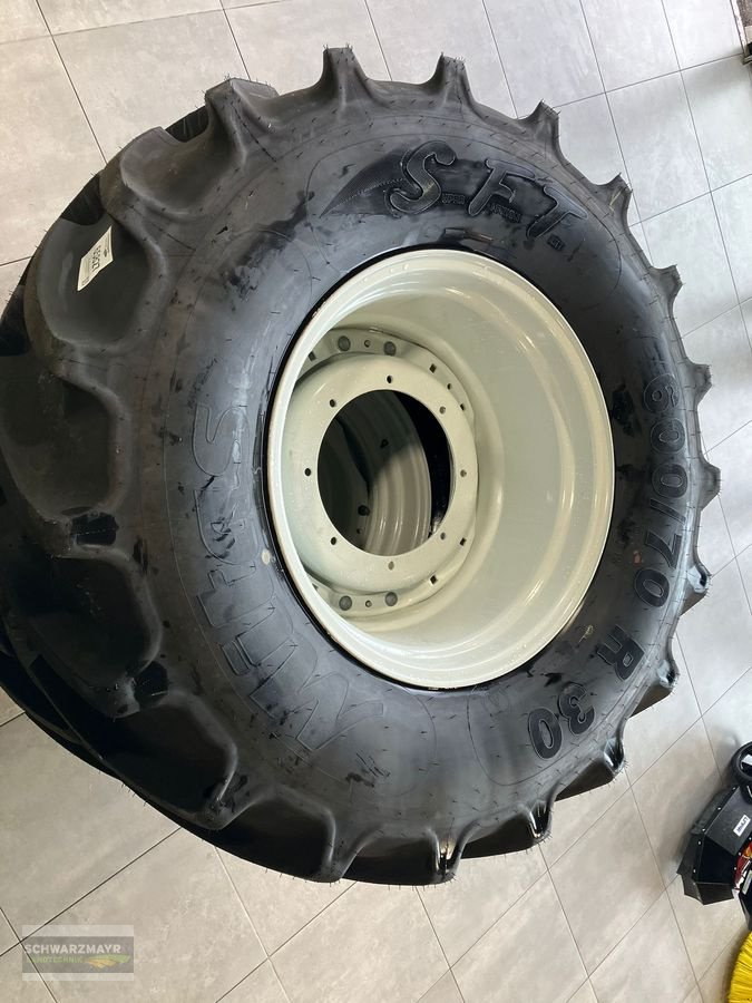 Rad van het type Mitas 800/70R38+600/70R30, Neumaschine in Gampern (Foto 13)