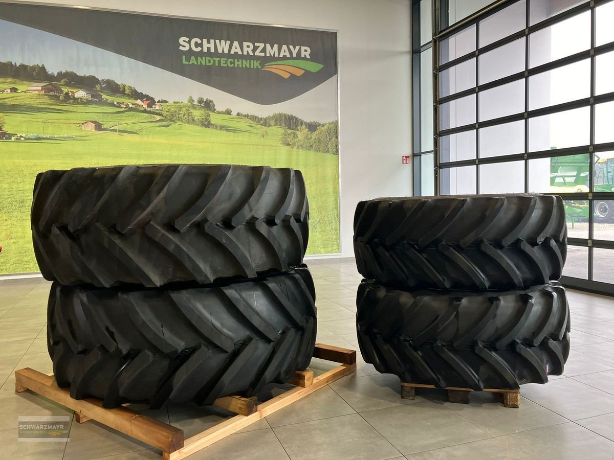 Rad van het type Mitas 800/70R38+600/70R30, Neumaschine in Gampern (Foto 1)