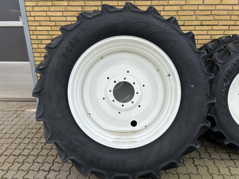 Rad tip New Holland 440/65R28+540/65R38, Gebrauchtmaschine in Give (Poză 1)