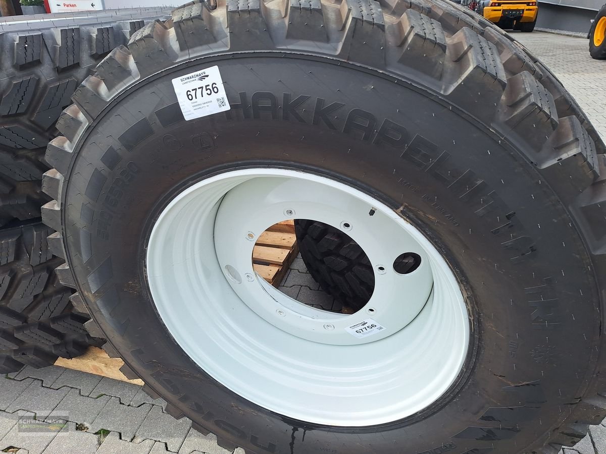 Rad van het type Nokian 650/65R42+540/65R30, Neumaschine in Aurolzmünster (Foto 13)