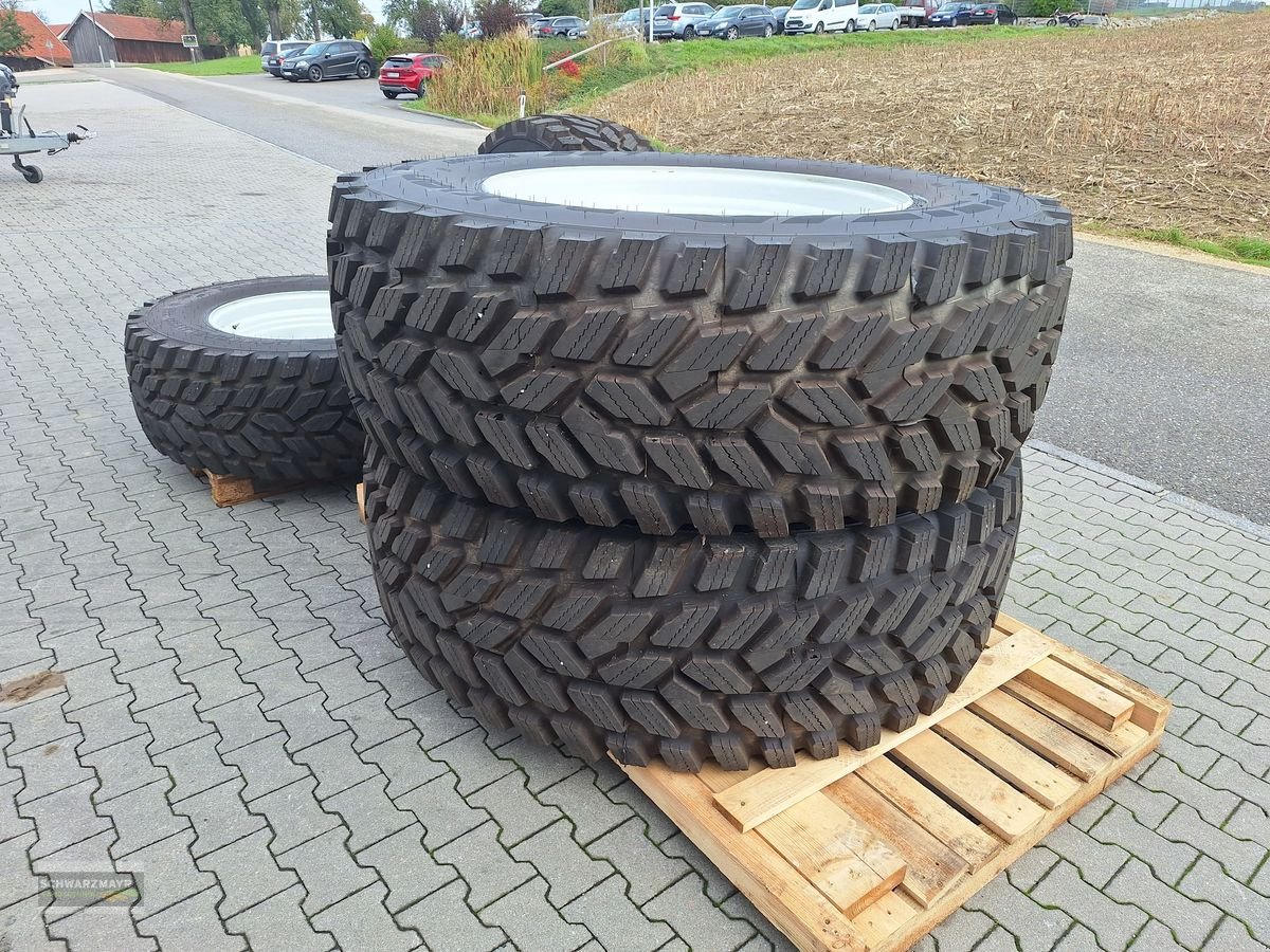 Rad du type Nokian 650/65R42+540/65R30, Neumaschine en Aurolzmünster (Photo 4)