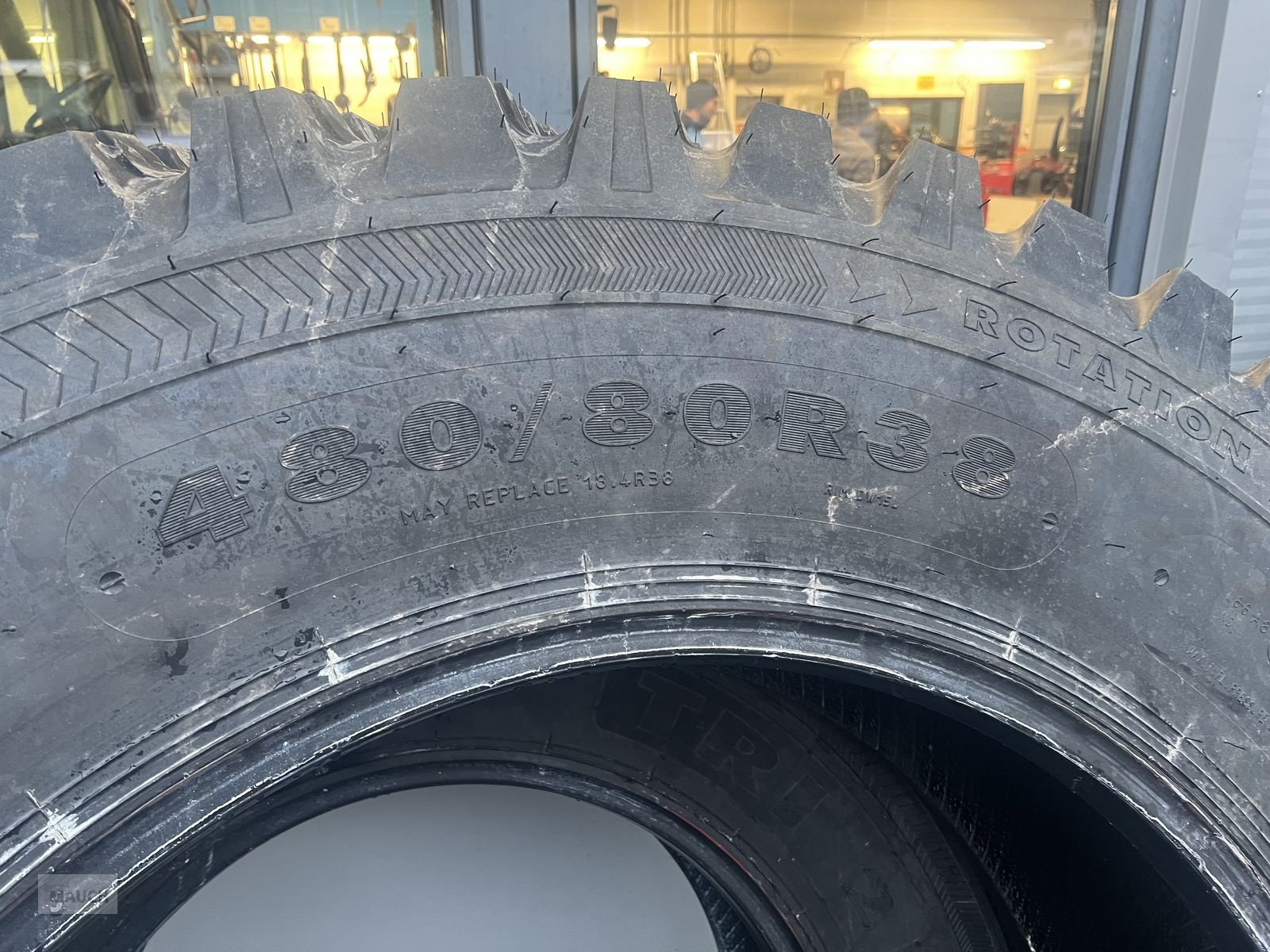 Rad des Typs Nokian Reifen 480/80R38 TRI 2, Neumaschine in Eben (Bild 2)