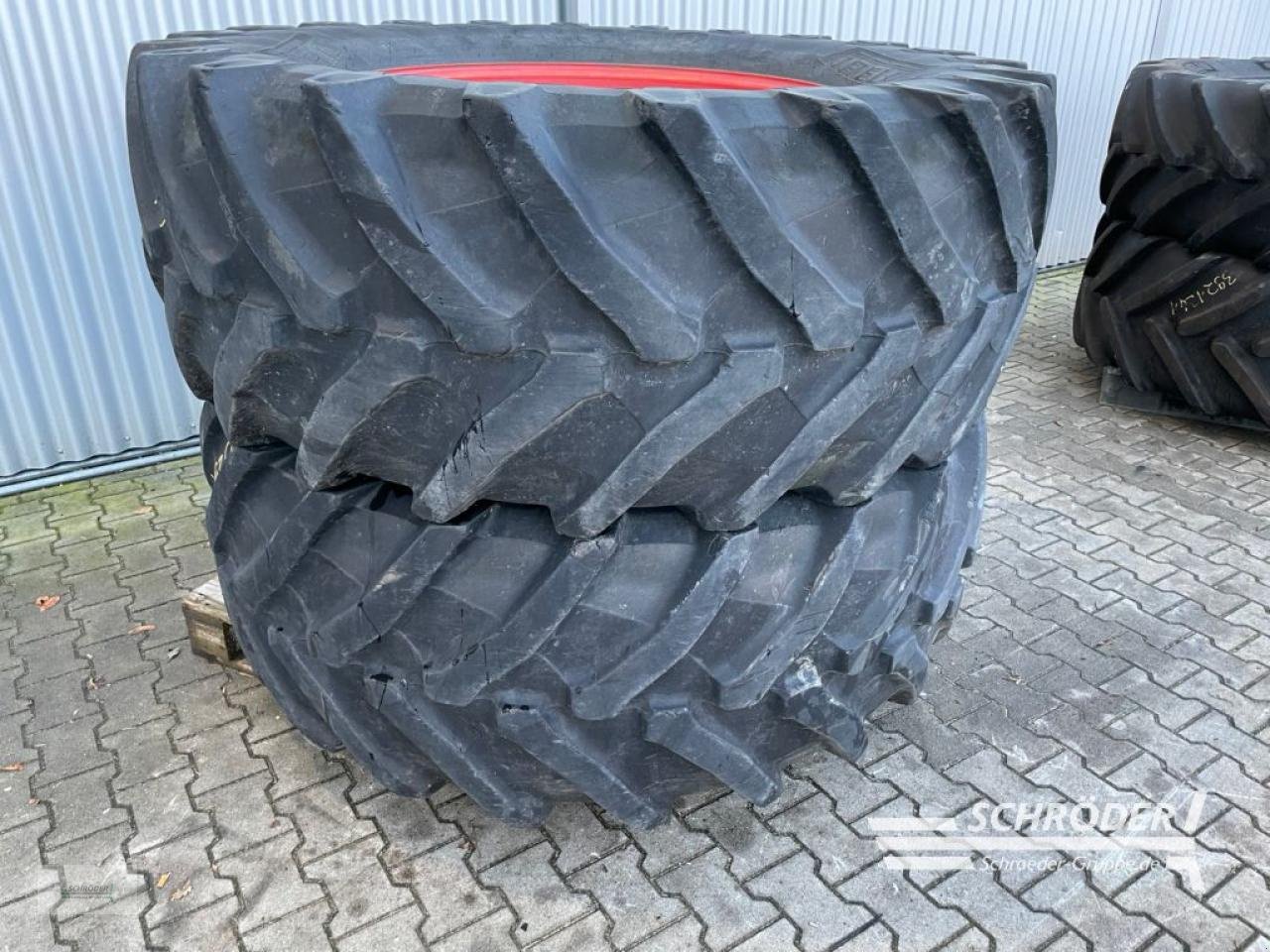 Rad Türe ait Pirelli 2X 650/65 R38, Gebrauchtmaschine içinde Wildeshausen (resim 1)