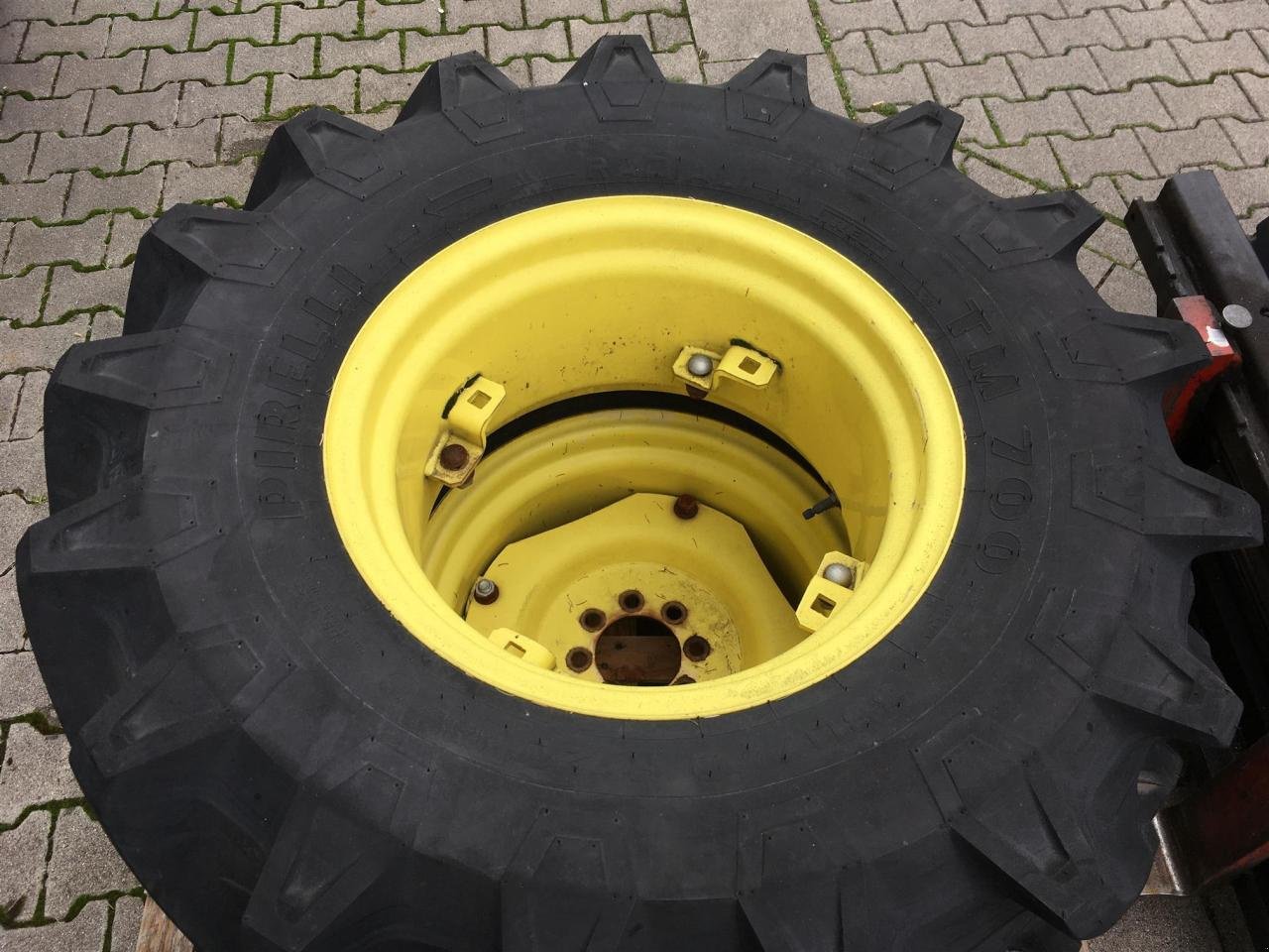 Rad del tipo Pirelli 380/70R20 x2, Gebrauchtmaschine In Zweibrücken (Immagine 5)