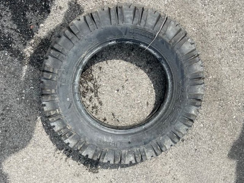 Rad van het type Pirelli 6.50-16, Neumaschine in NATTERNBACH (Foto 1)